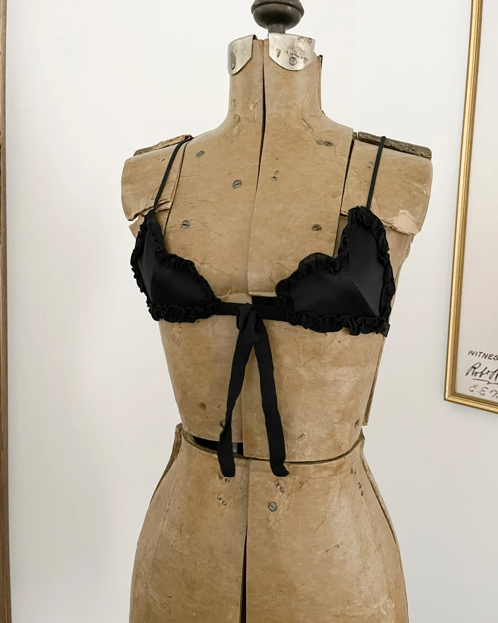 La Perla Silk-Blend Black Heart Bralette (Small) — sororité.